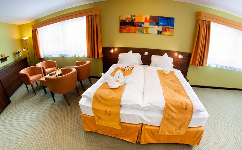 Hotel Active Prachatice Esterno foto